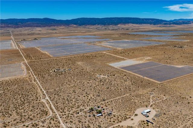 2035 230th West, Rosamond, CA 93560
