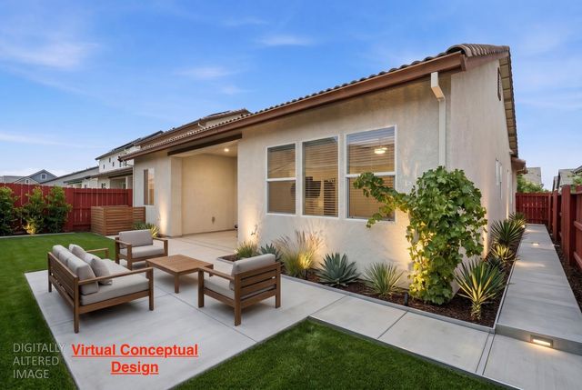 2466 Paramount Ln, Manteca, CA 95337