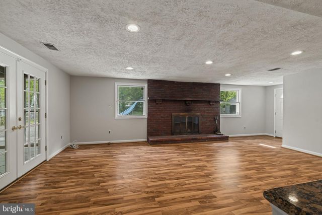 621 S FORKLANDING RD, Maple Shade, NJ 08052