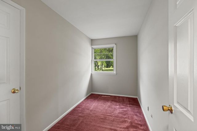 621 S FORKLANDING RD, Maple Shade, NJ 08052