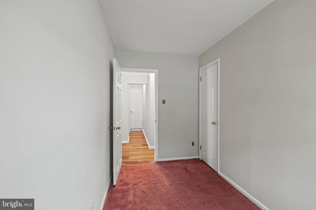 621 S FORKLANDING RD, Maple Shade, NJ 08052