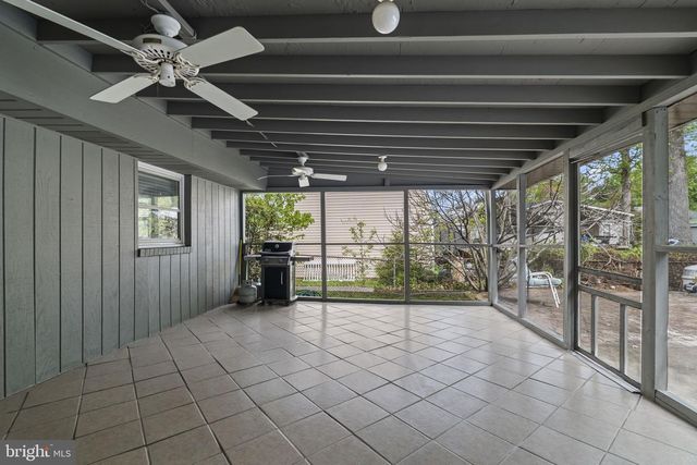 621 S FORKLANDING RD, Maple Shade, NJ 08052