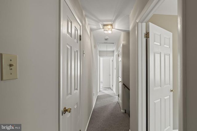 621 S FORKLANDING RD, Maple Shade, NJ 08052