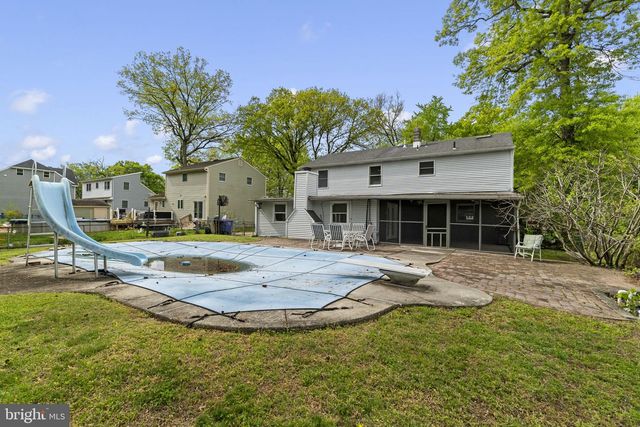 621 S FORKLANDING RD, Maple Shade, NJ 08052