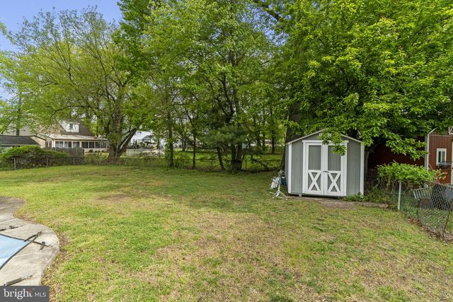 621 S FORKLANDING RD, Maple Shade, NJ 08052