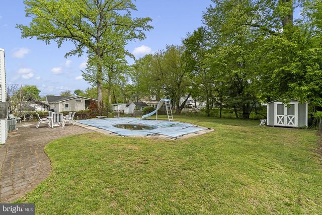 621 S FORKLANDING RD, Maple Shade, NJ 08052