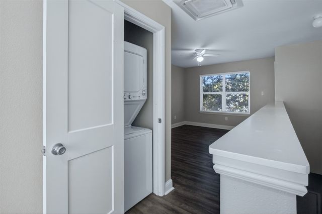 414 Fulton Street 100, Denton, TX 76201