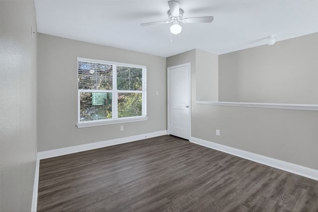 414 Fulton Street 100, Denton, TX 76201