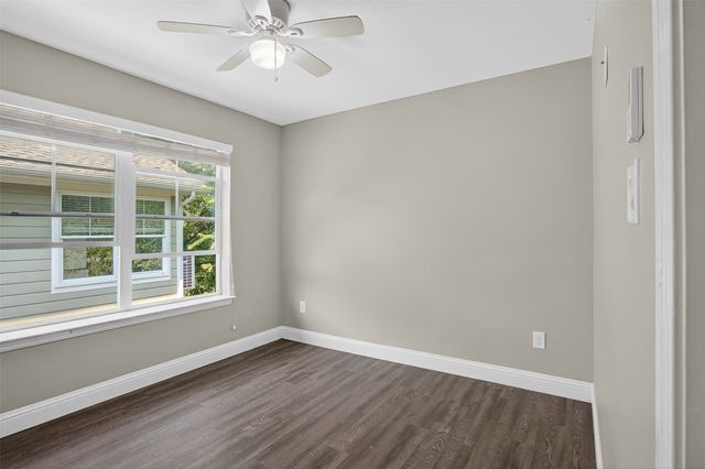 414 Fulton Street 100, Denton, TX 76201