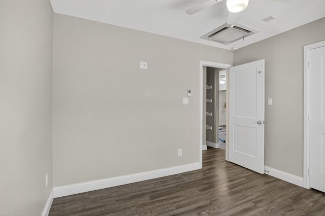 414 Fulton Street 100, Denton, TX 76201