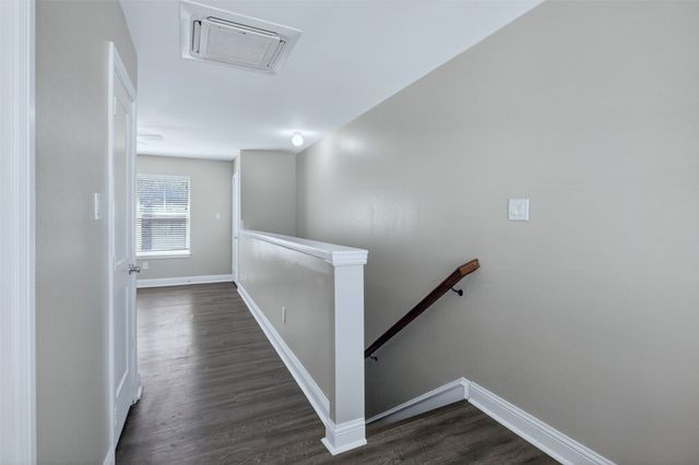 414 Fulton Street 100, Denton, TX 76201