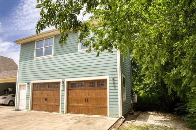 414 Fulton Street 100, Denton, TX 76201