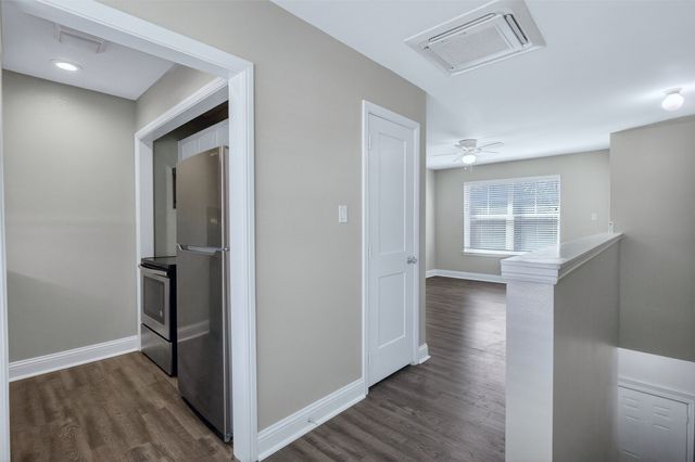 414 Fulton Street 100, Denton, TX 76201