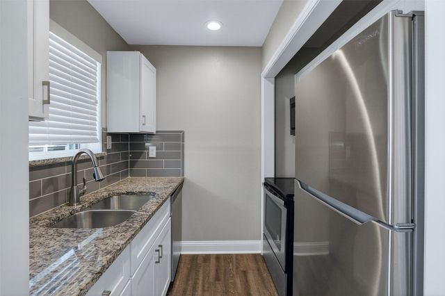 414 Fulton Street 100, Denton, TX 76201