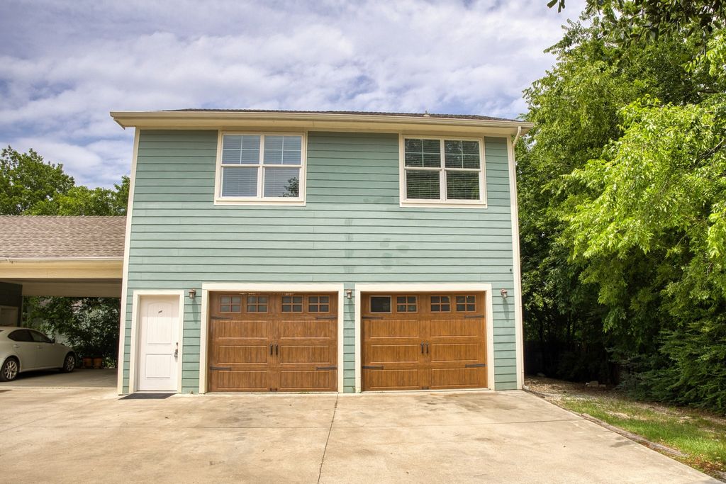 414 Fulton Street 100, Denton, TX 76201
