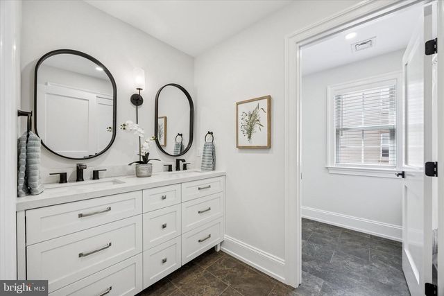 530 KENMORE RD, Havertown, PA 19083
