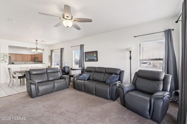 34695 S Discovery Lane, Red Rock, AZ 85145