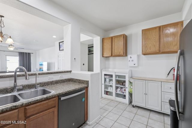 34695 S Discovery Lane, Red Rock, AZ 85145