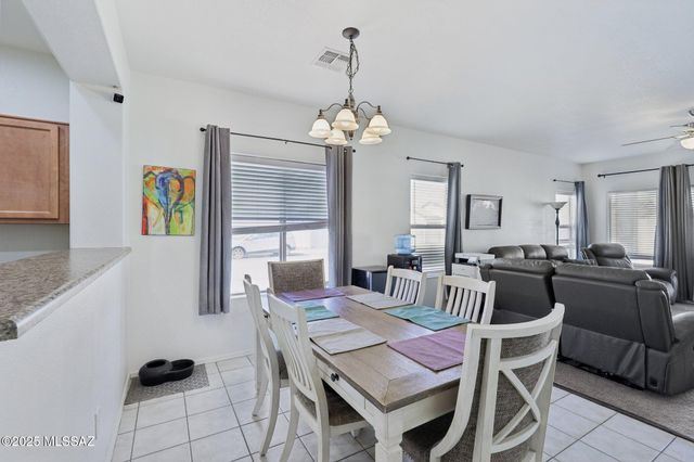 34695 S Discovery Lane, Red Rock, AZ 85145