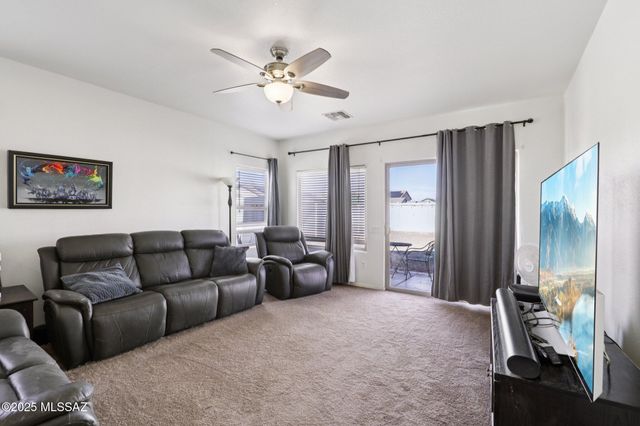 34695 S Discovery Lane, Red Rock, AZ 85145