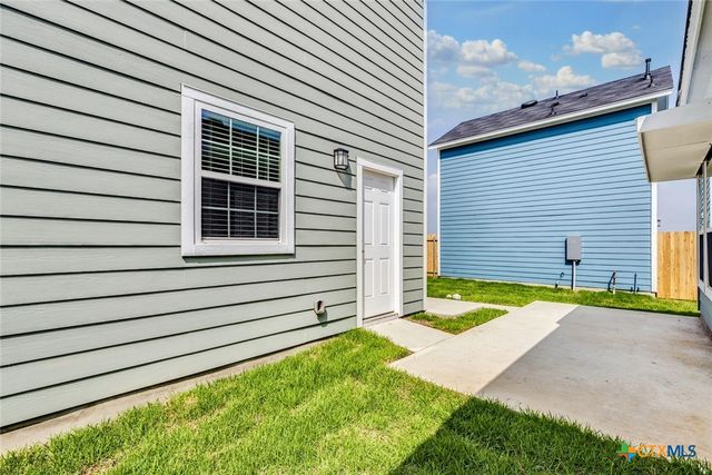 1628 Arbor Knot Drive, Kyle, TX 78640