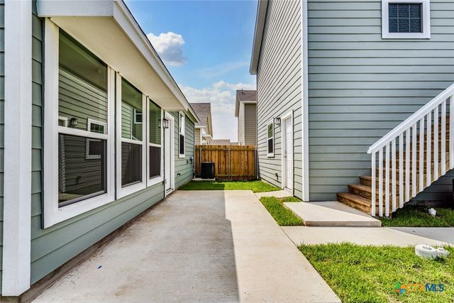 1628 Arbor Knot Drive, Kyle, TX 78640