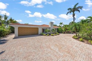 9421 Moonlight DR, Sanibel, FL 33957