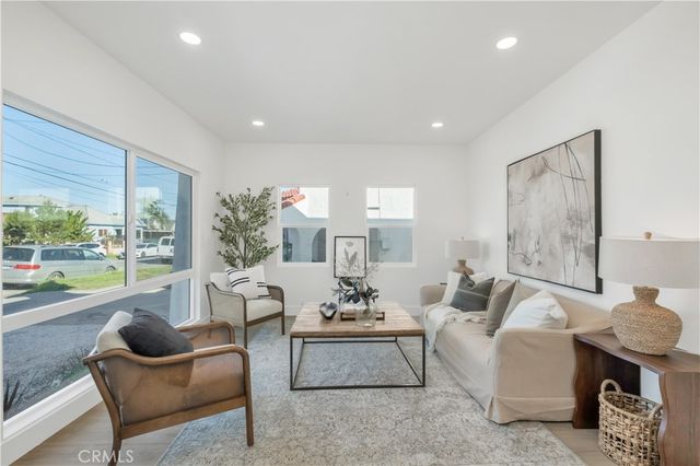 834 W 95th Street, Los Angeles, CA 90044