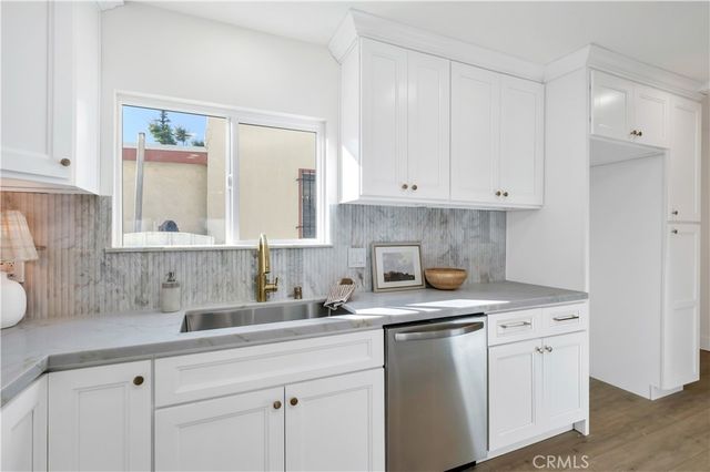 834 W 95th Street, Los Angeles, CA 90044