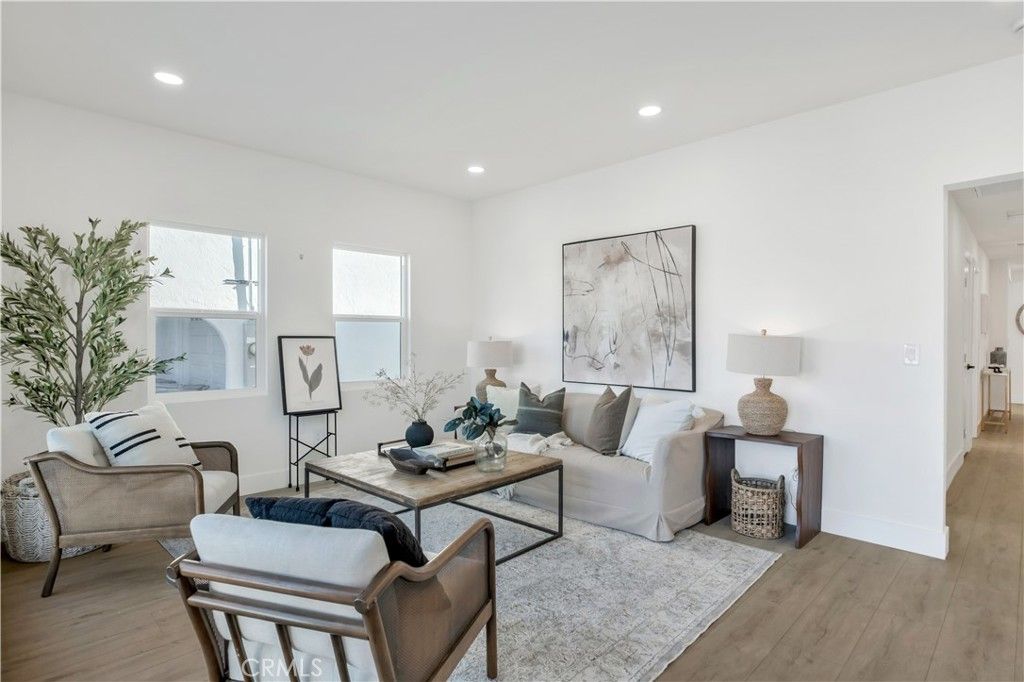 834 W 95th Street, Los Angeles, CA 90044