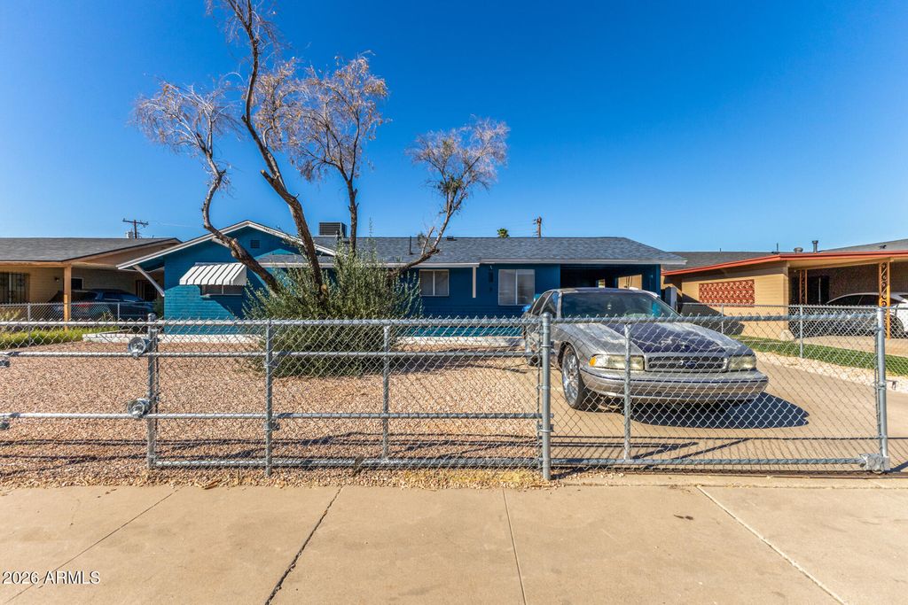2344 E SCHOOL Drive, Phoenix, AZ 85040
