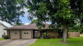 52 Blackgum Court, Lake Jackson, TX 77566