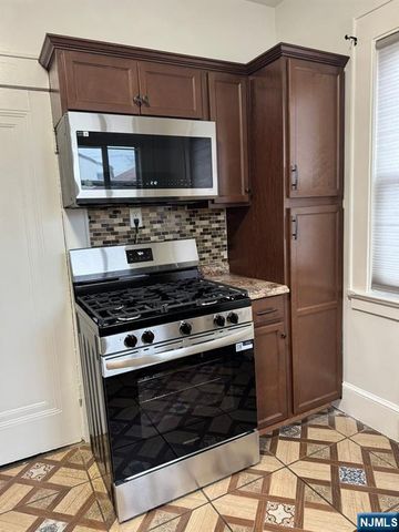 401 E 39th Street 1, Paterson, NJ 07504