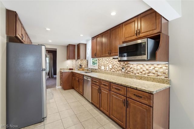 3619 W 148th Street, Cleveland, OH 44111