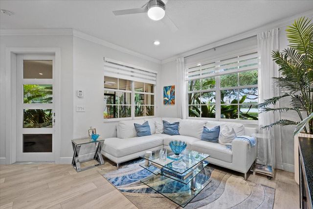 181 Evergrene Parkway 14-b, Palm Beach Gardens, FL 33410
