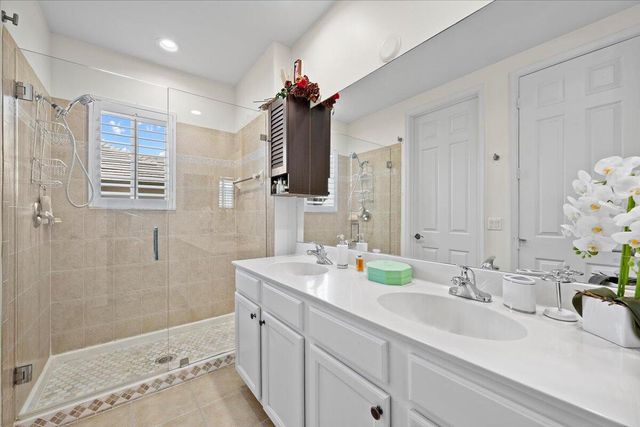 181 Evergrene Parkway 14-b, Palm Beach Gardens, FL 33410