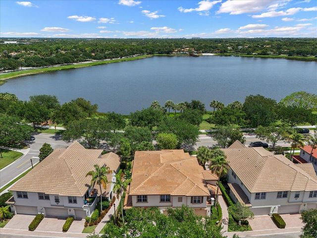 181 Evergrene Parkway 14-b, Palm Beach Gardens, FL 33410