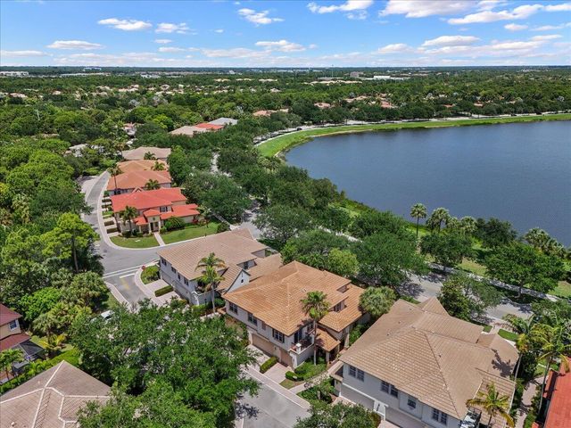 181 Evergrene Parkway 14-b, Palm Beach Gardens, FL 33410