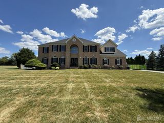 28 Renk Farm Drive, South Brunswick, NJ 08852