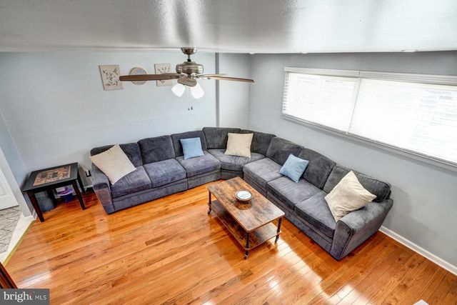 822 AVON RD, Philadelphia, PA 19116