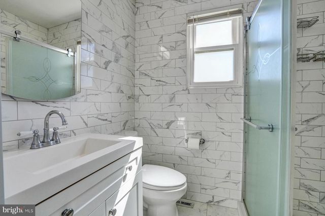 822 AVON RD, Philadelphia, PA 19116