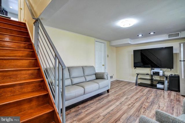 822 AVON RD, Philadelphia, PA 19116