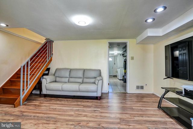 822 AVON RD, Philadelphia, PA 19116