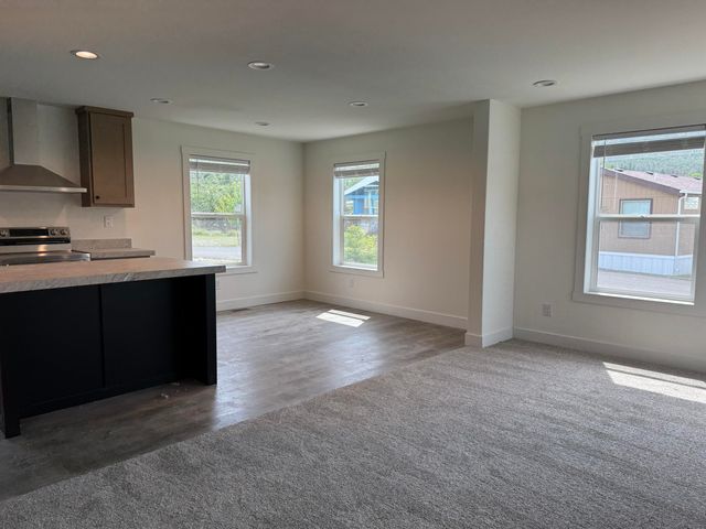 1 Corral Lane #37, Ashland, OR 97520