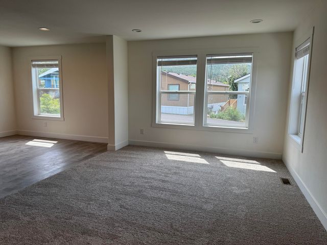 1 Corral Lane #37, Ashland, OR 97520