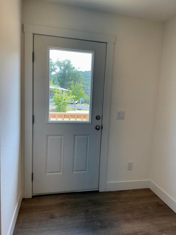 1 Corral Lane #37, Ashland, OR 97520
