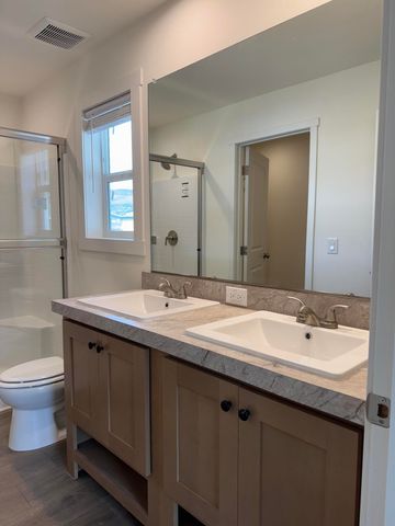 1 Corral Lane #37, Ashland, OR 97520