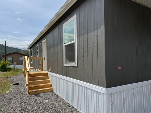 1 Corral Lane #37, Ashland, OR 97520
