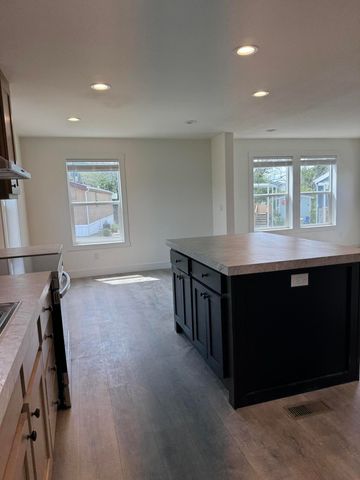 1 Corral Lane #37, Ashland, OR 97520
