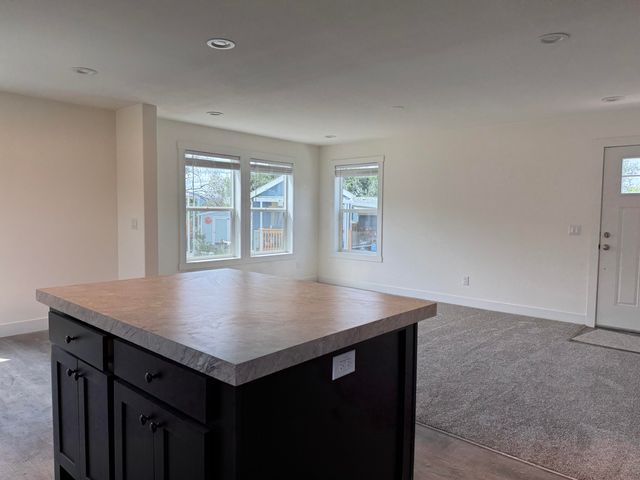 1 Corral Lane #37, Ashland, OR 97520